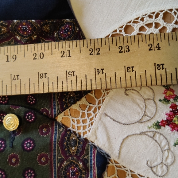 Vintage Vest by Liz Claiborne Petite Collection - Picture 8 of 10